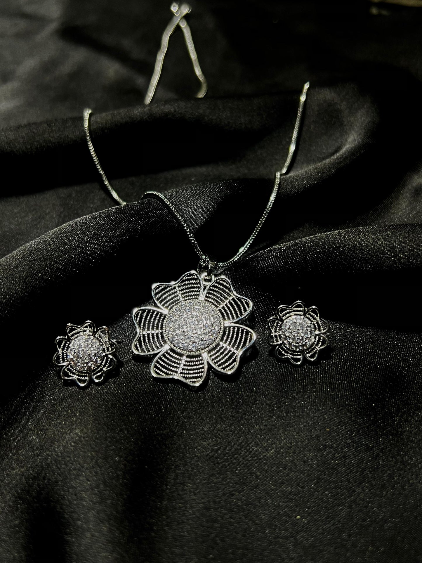 Crystal Drop With Earings